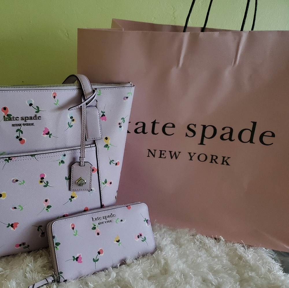 🚫🚫SOLD❌❌Kate Spade tote w/wallet - Picture 16 of 16